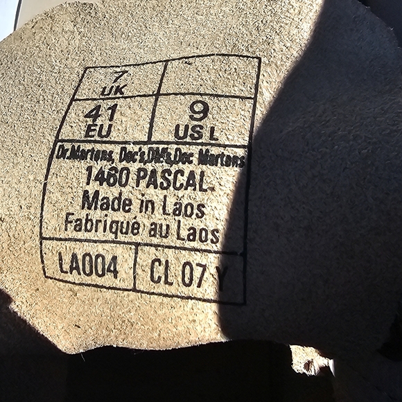 Authentic Dr. Martens 1460 Pascal Virginia Leather Boots – Parchment Beige - Picture 7 of 16